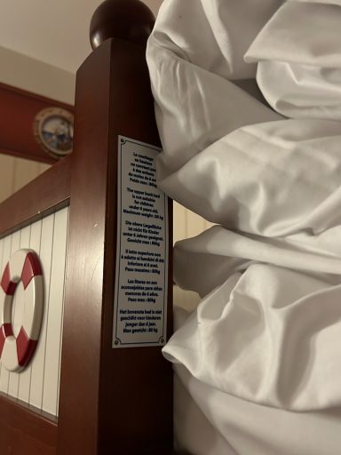 Bunk bed warning Warning on the bunk bed that the upper bunk is for 6 years and older only and a maximum of 80kg